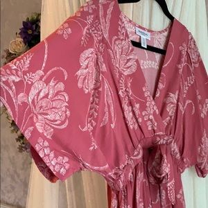 💖 NWOT Motherhood Maternity Pink Tie-Front Top